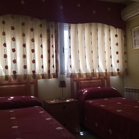 Hostal Jacinto Alcala de Henares Luaran gambar