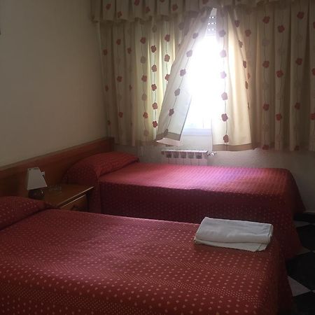 Hostal Jacinto Alcala de Henares Luaran gambar