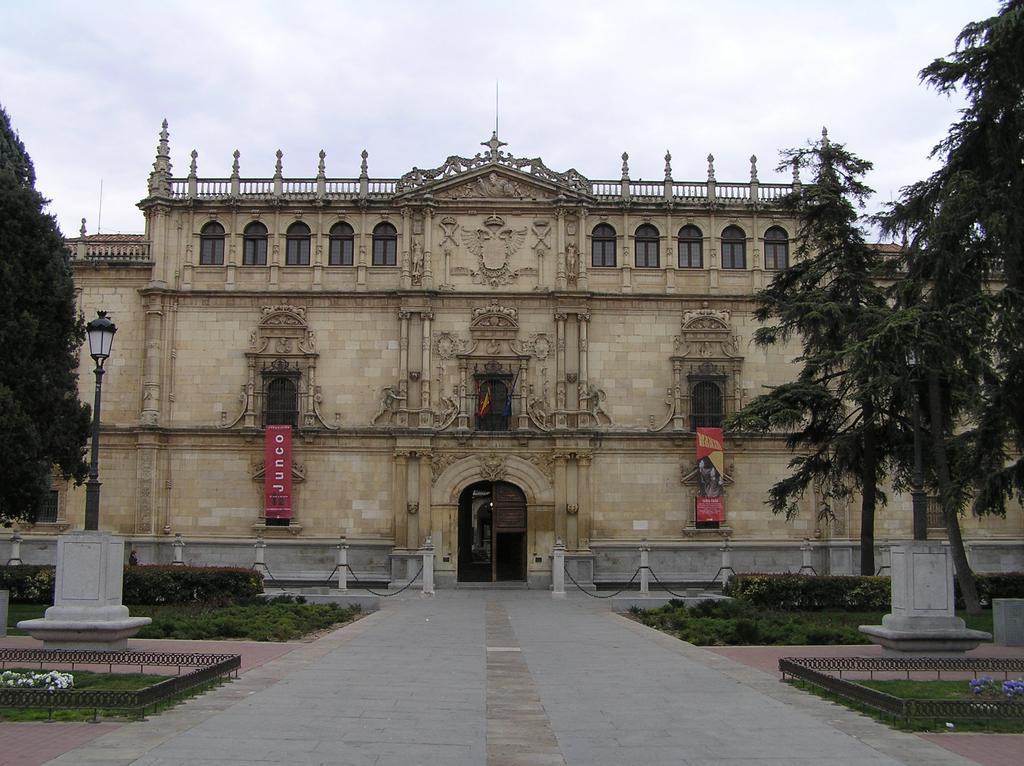 Hostal Jacinto Alcala de Henares Luaran gambar
