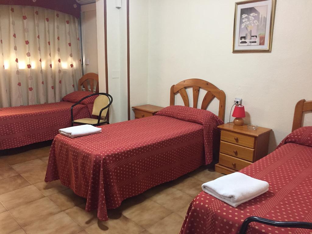 Hostal Jacinto Alcala de Henares Luaran gambar