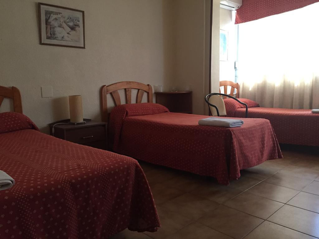 Hostal Jacinto Alcala de Henares Luaran gambar