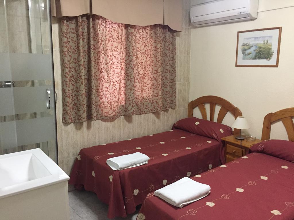 Hostal Jacinto Alcala de Henares Luaran gambar