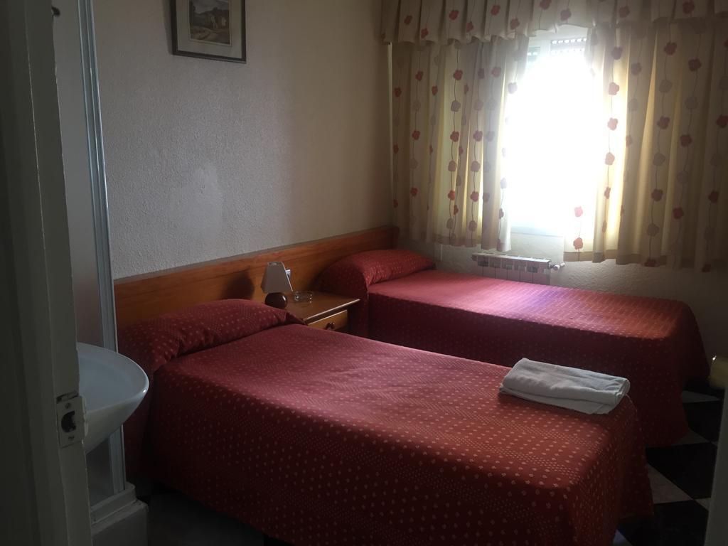 Hostal Jacinto Alcala de Henares Luaran gambar