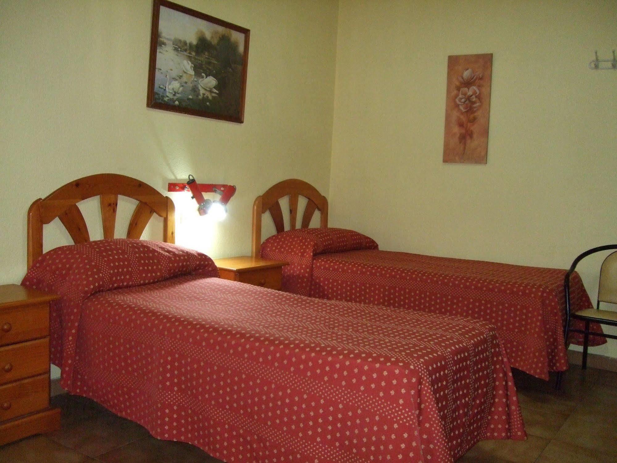 Hostal Jacinto Alcala de Henares Luaran gambar